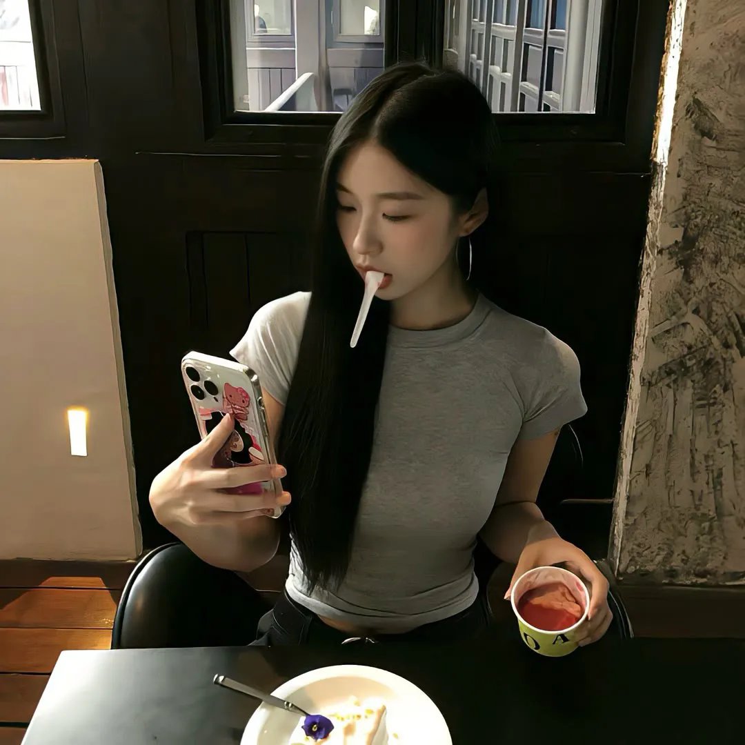 《香椿》封面
